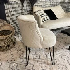 Now’s Home Fauteuils Fauteuil En Velours Matelassé écru Pieds En Métal Noir -Chaise Soldes 2024 fauteuil en velours matelasse ecru pieds en metal noir 3