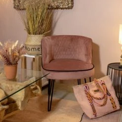 Pirouette Paris Fauteuils Fauteuil En Velours Matelassé Rose Pieds En Métal Noir -Chaise Soldes 2024 fauteuil en velours matelasse rose pieds en metal noir 1