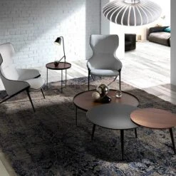 Angel Cerda Fauteuils Fauteuil Tapissé En Tissu Gris Et Structure Des Pieds En Acier Noir -Chaise Soldes 2024 fauteuil tapisse en tissu gris et structure des pieds en acier noir 2