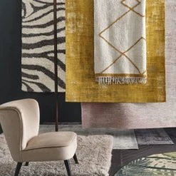 Maisons Du Monde Fauteuils Fauteuil Vintage En Velours Beige -Chaise Soldes 2024 fauteuil vintage en velours beige 1000 2 11 210054 5